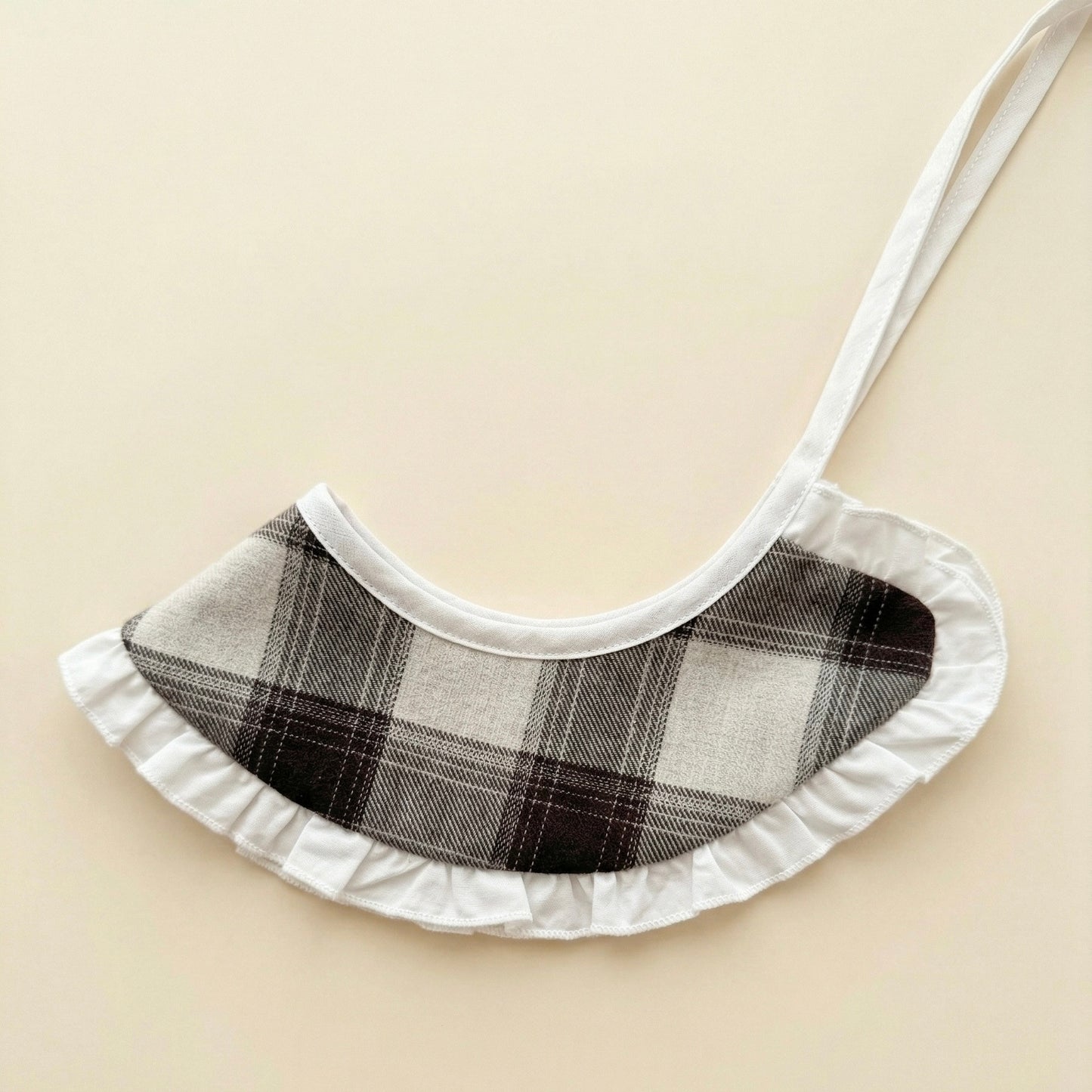 Ruffle Tie-On Accessory (checkered milk)
